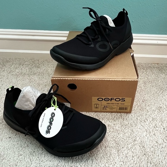 NEW Oofos OOMG Sport Sneakers Mens 9.5 Black Recovery Lace Up